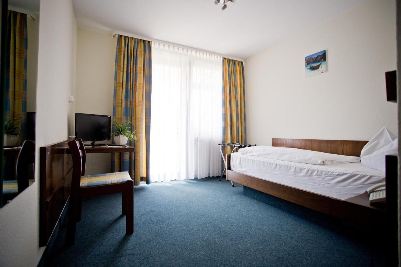 Hotel Lindenhof Mosbach  Dış mekan fotoğraf